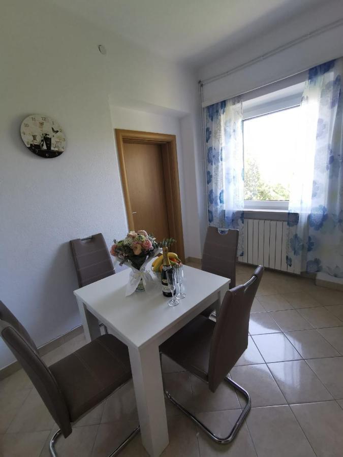 Apartment Cirko Kaštela Kültér fotó