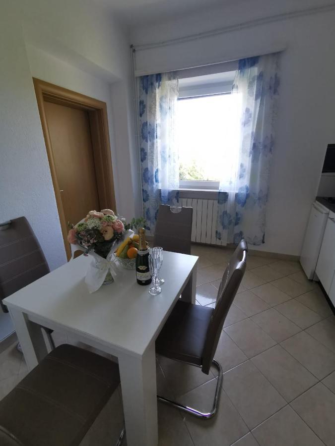 Apartment Cirko Kaštela Kültér fotó