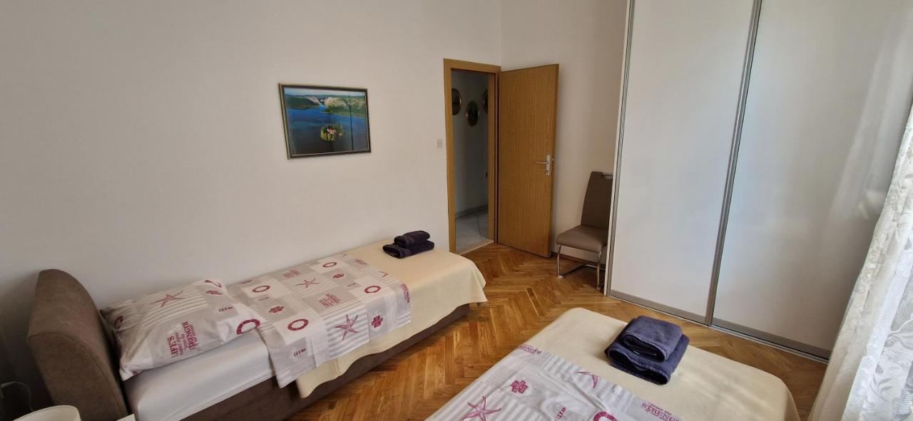 Apartment Cirko Kaštela Kültér fotó